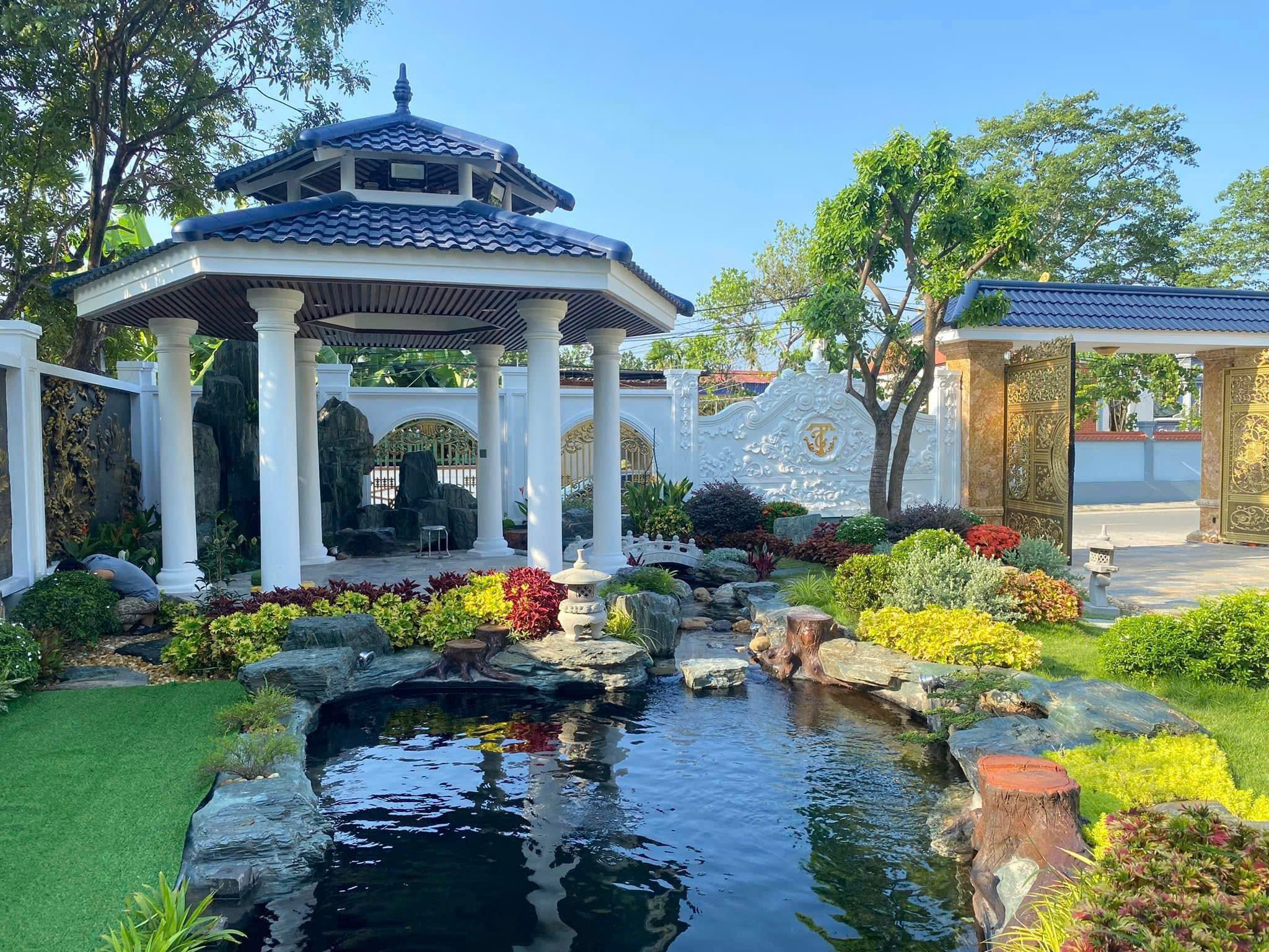Hồ koi biệt thự